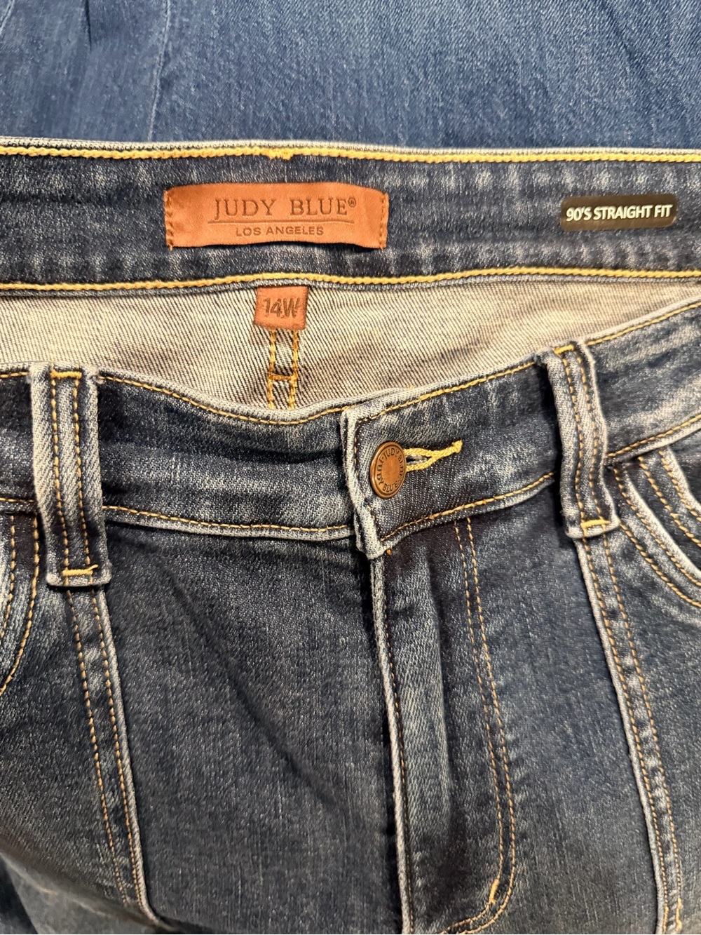 Judy Blue Flared Wide-Leg Jeans in Light Blue Denim - Picture 3 of 3